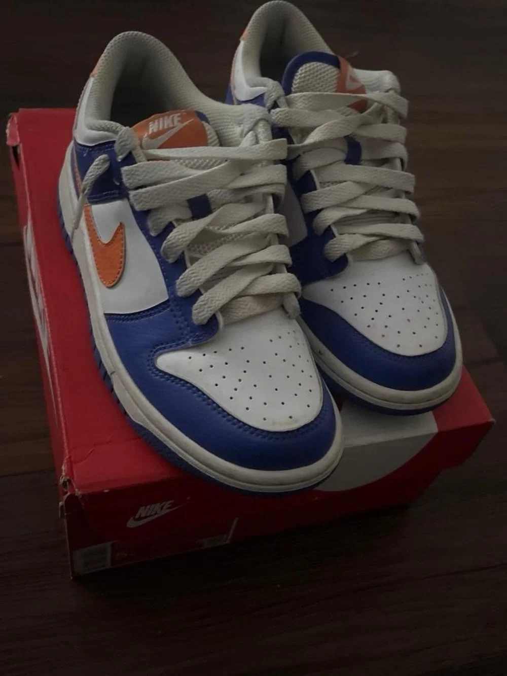 Nike Kids Low-Top Sneakers in White, Blue & Orange